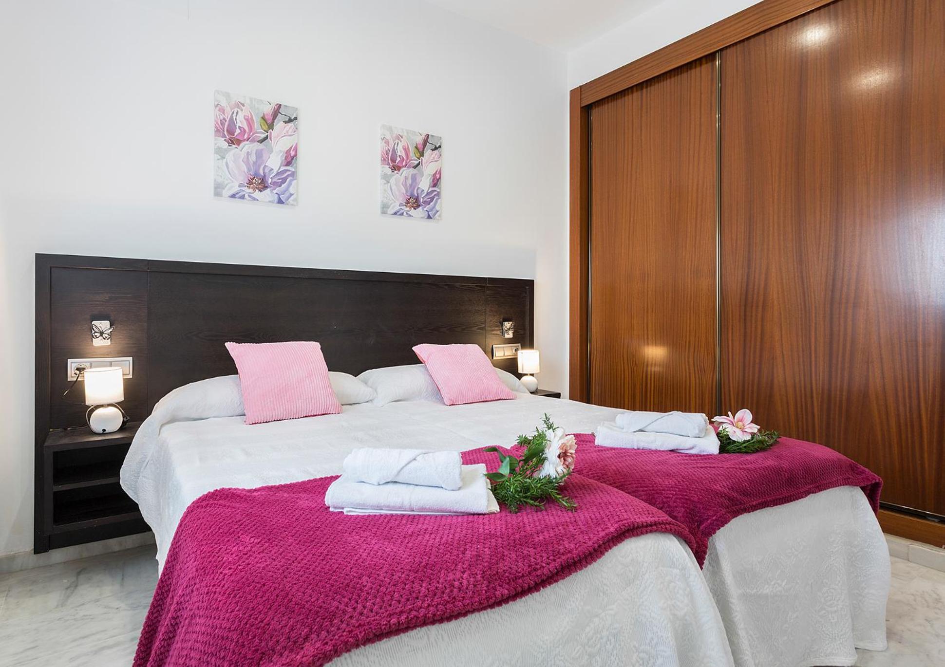 Aticos Lux Sevilla Piscina Parking Bormujos Eksteriør billede